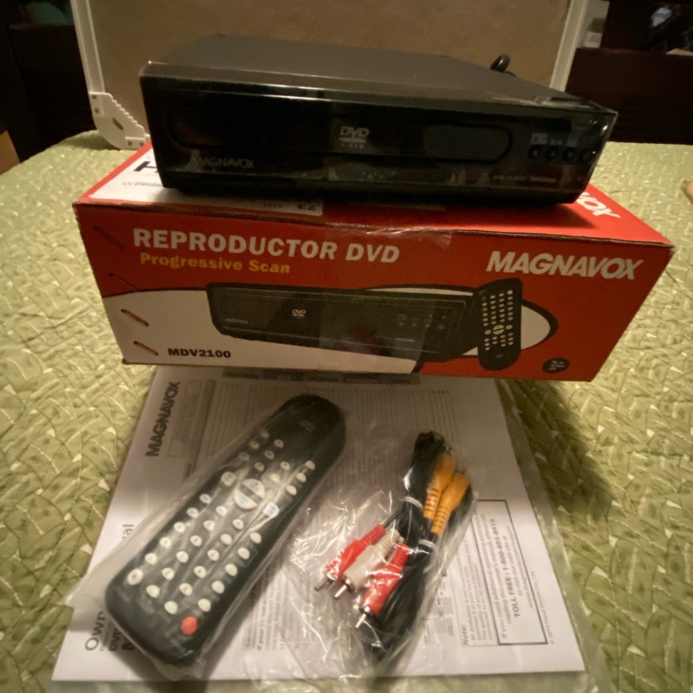 MAGNAVOX  DVD/CD player
